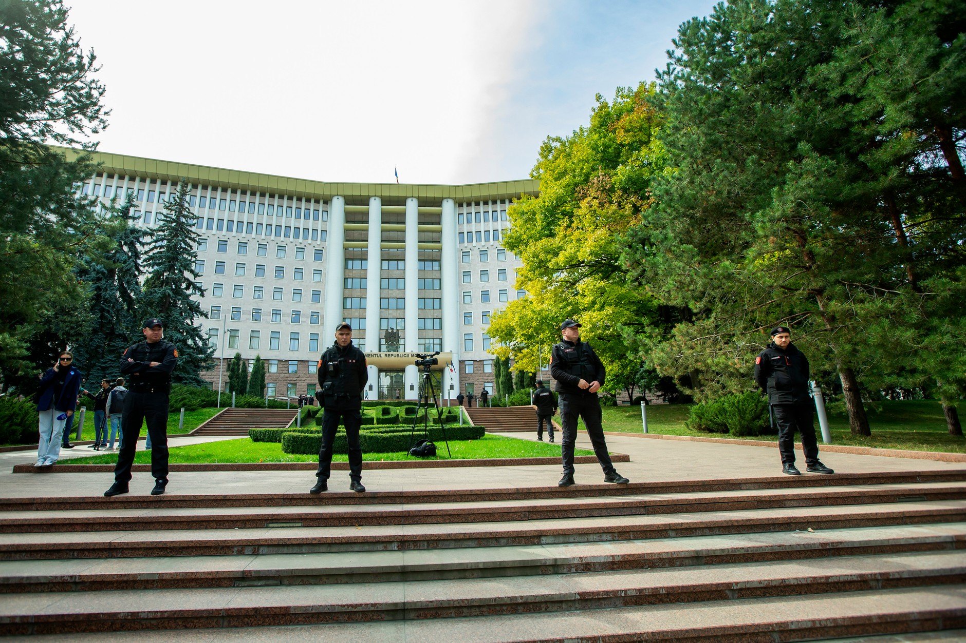 Budynek mołdawskiego parlamentu podczas protestu partii opozycyjnej