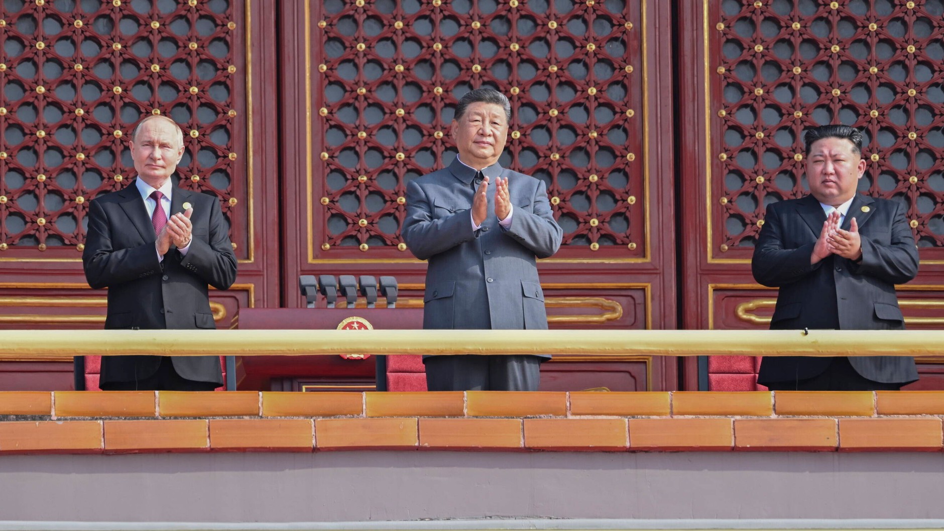 Władimir Putin, Xi Jinping i Kim Jong Un podczas parady wojskowej. Pekin, 3 września 2025 r.