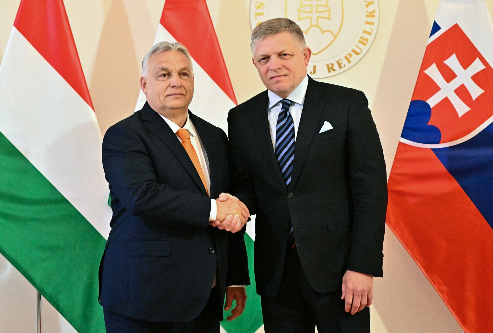 Premier Węgier Viktor Orban i premier Słowacji Robert Fico w Bratysławie, 28 kwietnia 2025 r.