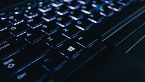 Tapeta psuje Windowsa 11. To jest wina tej opcji