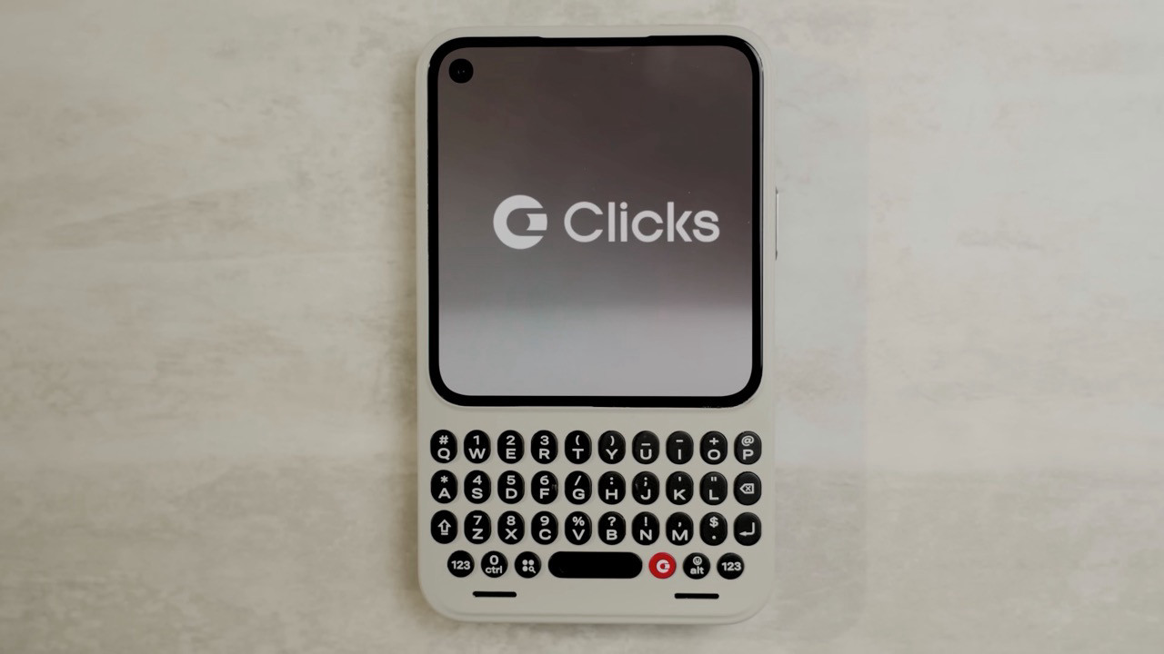 Tęsknisz za telefonami z klawiaturą? Zakochasz się w Clicks Communicator