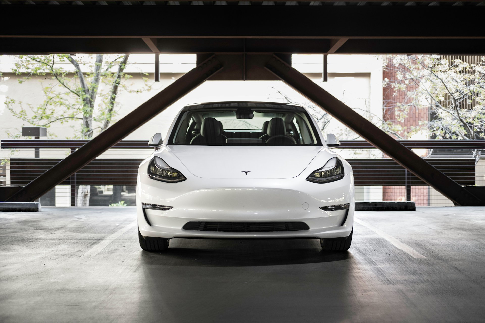 Tesla notuje najlepszy kwartał od dawna i przebija prognozy analityków